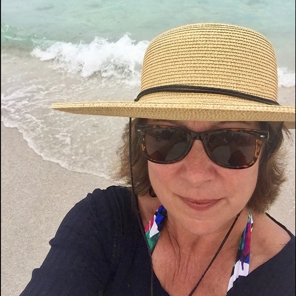 Meet your Posher, Melanie - Picture 1 of 1